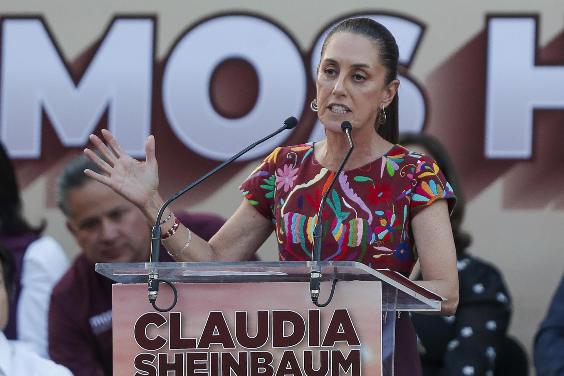 Claudia Sheinbaum critica la reunión de Gálvez y Calderón