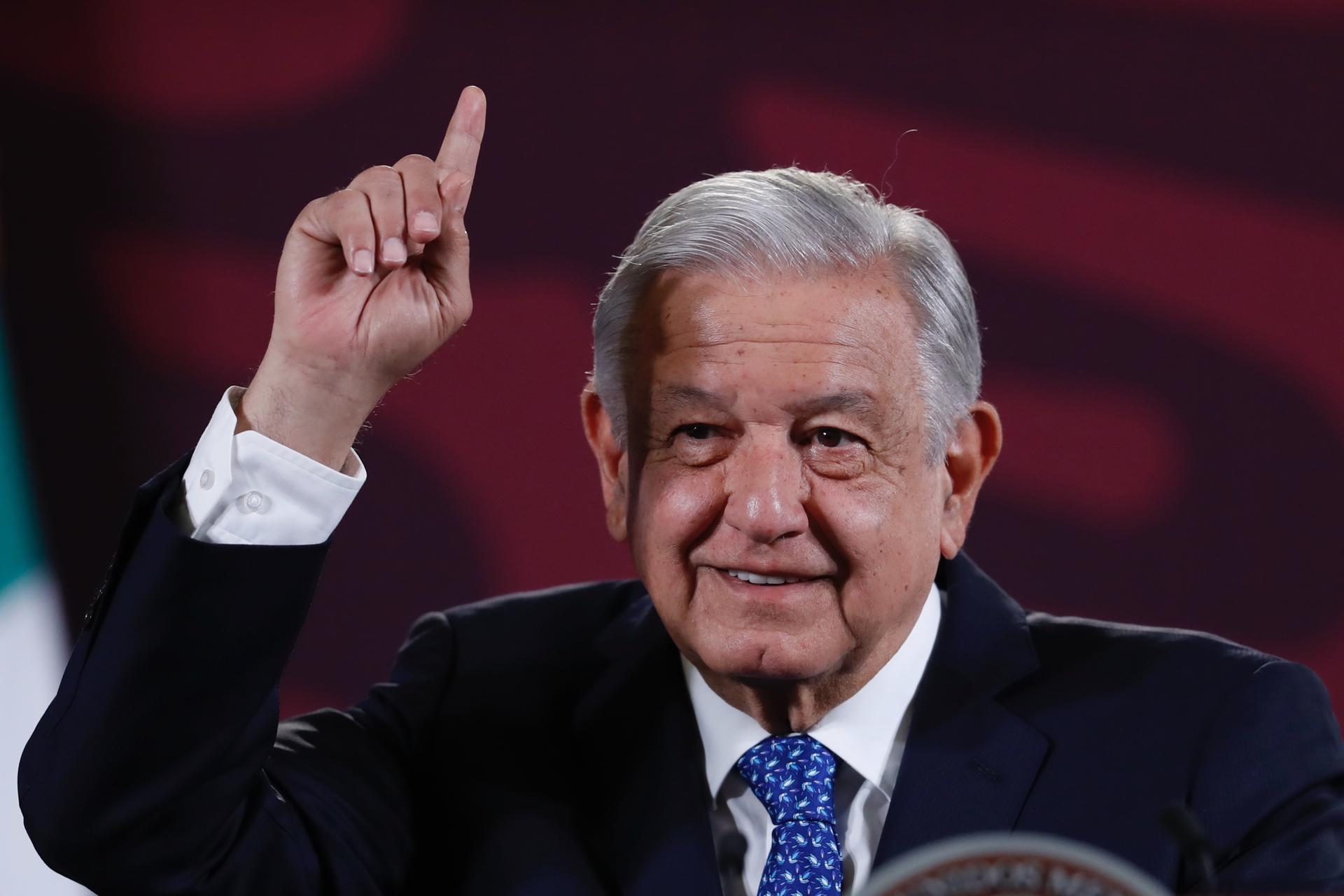 AMLO dice que “lo privado vuelve a ser público” con compra a Iberdrola