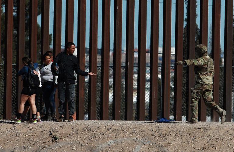 Condenan agresión de Guardia Nacional de Texas