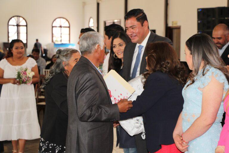 Con la unión de 109 parejas, celebran el “Día del Amor y la Amistad”