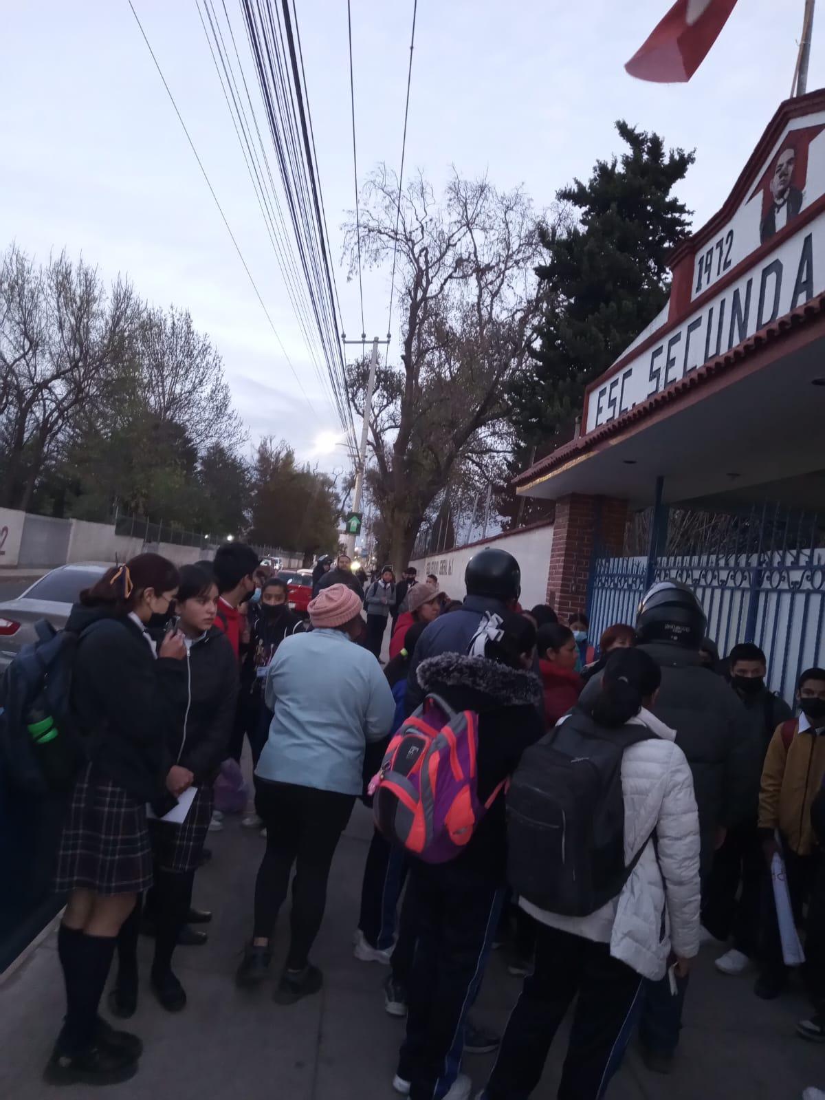 Cierran escuela sin aviso ante inconformidad por nueva directora