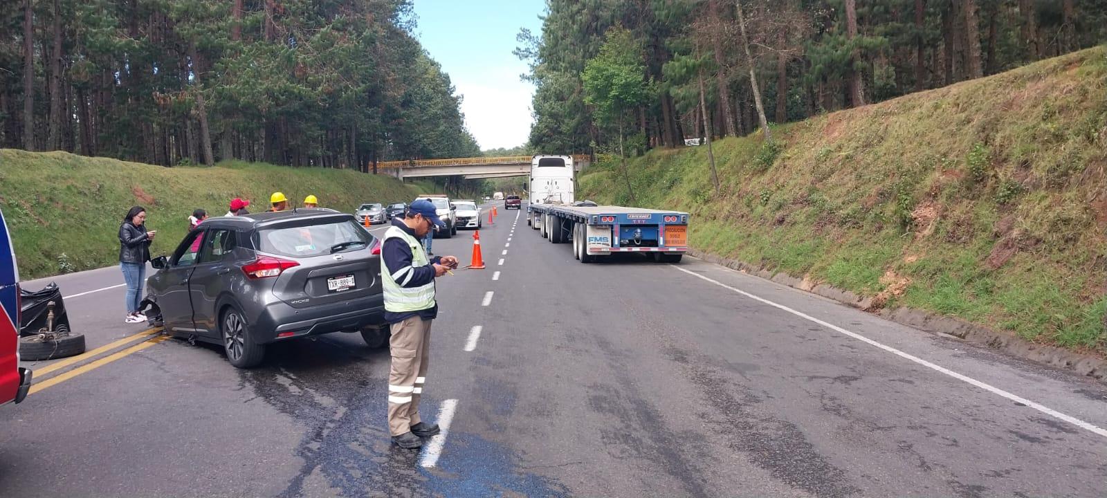 Deja accidente en la México-Tuxpan solo daños materiales