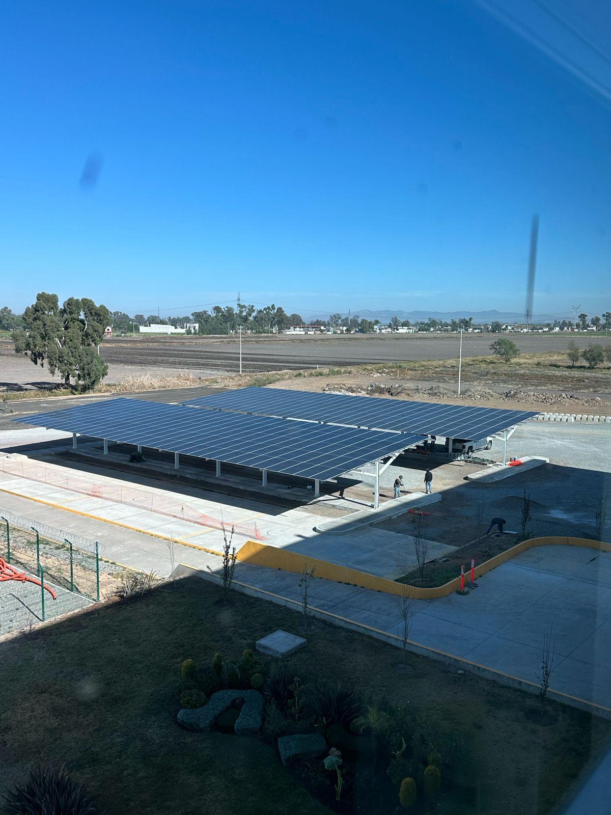 Apunto de culminar instalación de paneles fotovoltaicos  