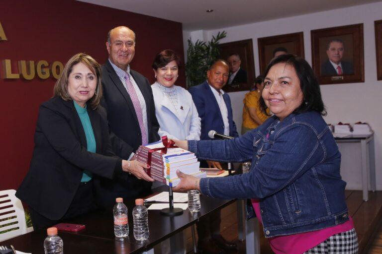 Entrega la SEPH libros de “Biblioteca SEP Centenaria”
