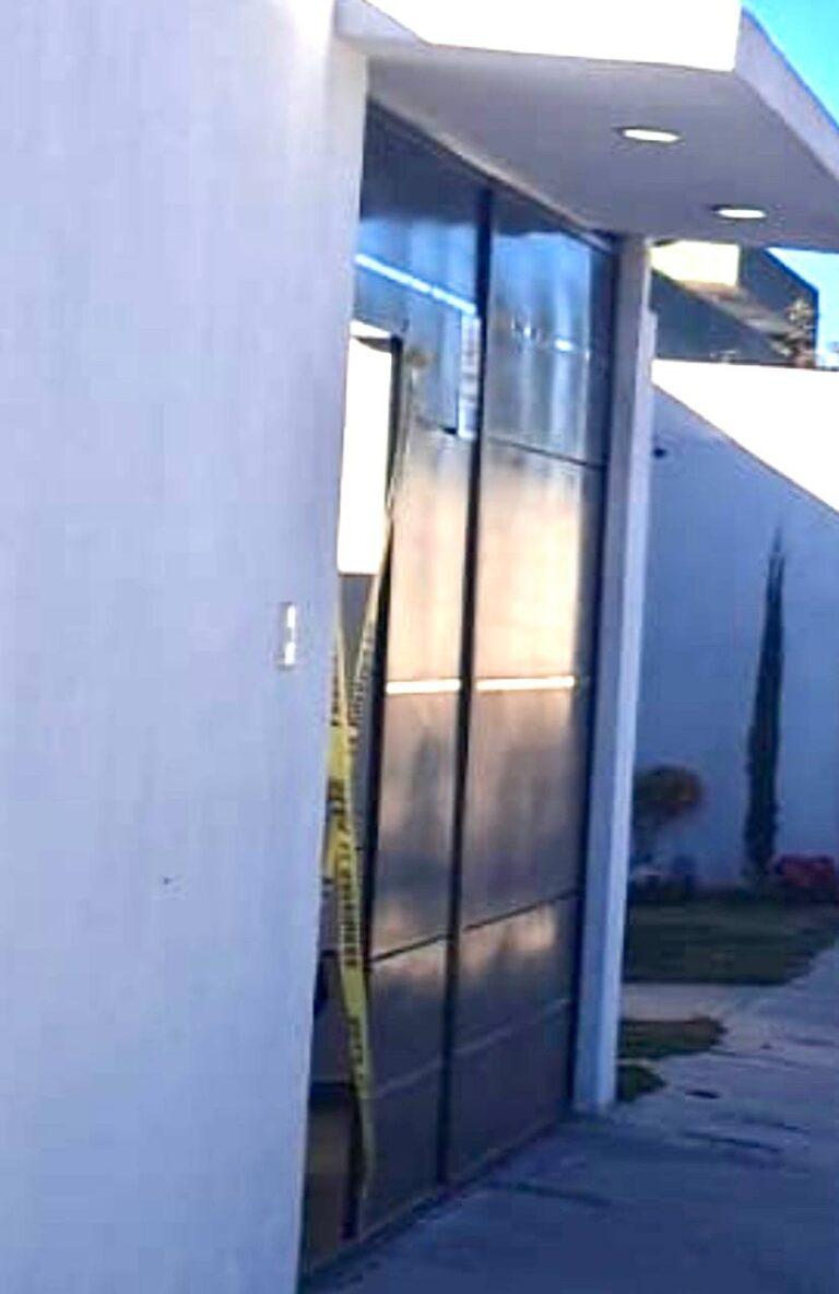 Con arma blanca asesinó a sus padres en un fraccionamiento de Tulancingo y se entrega
