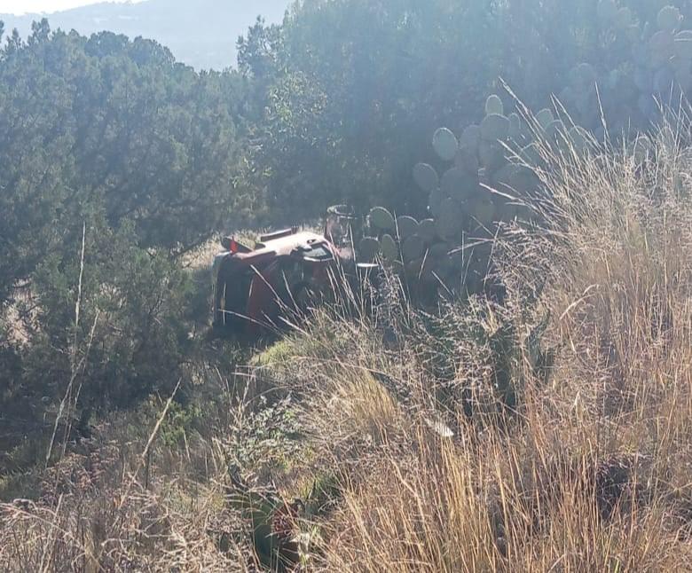 Vuelca pipa de gas LP, en la carretera Tepeapulco -Apan