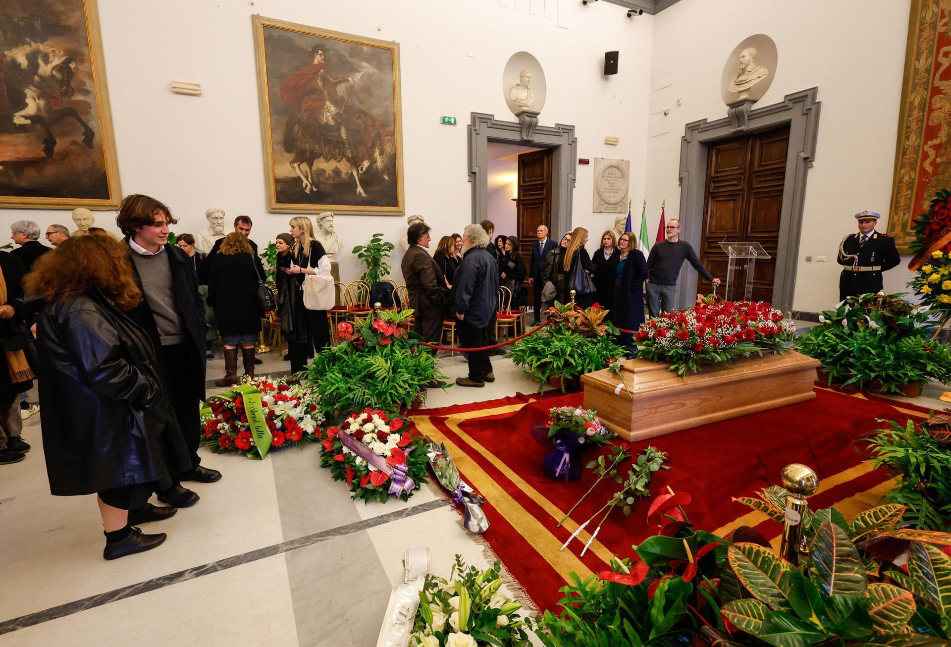 Roma despide al cineasta Paolo Taviani con un funeral laico