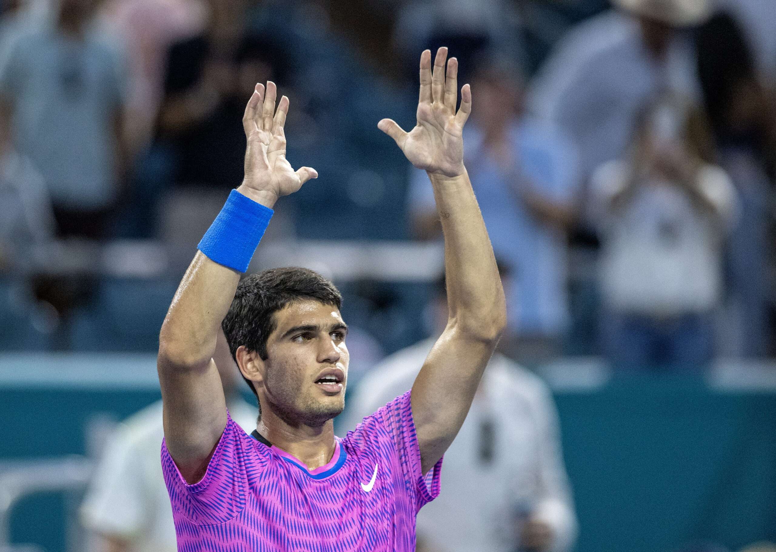 Alcaraz y Jarry alcanzan los cuartos en Miami; Rybakina y Azarenka pasan a semifinales