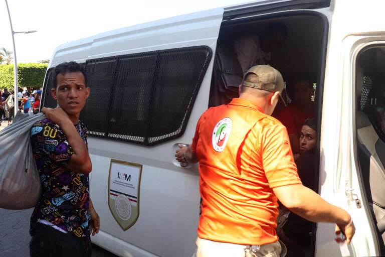 Liberan a 85 migrantes en Oaxaca tras un presunto secuestro