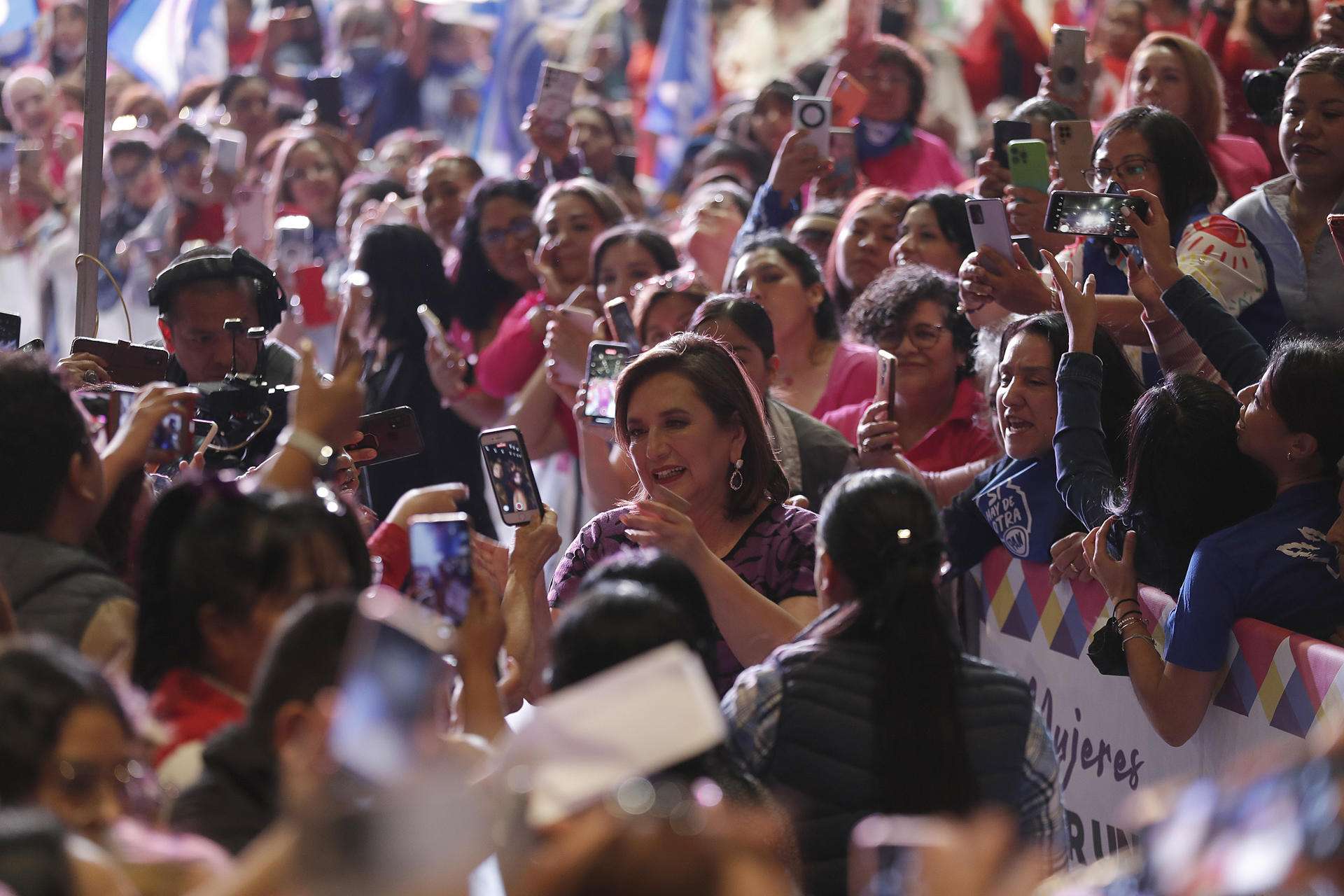 Xóchitl Gálvez promete la “Tarjeta Mexicana” para apoyar a mujeres