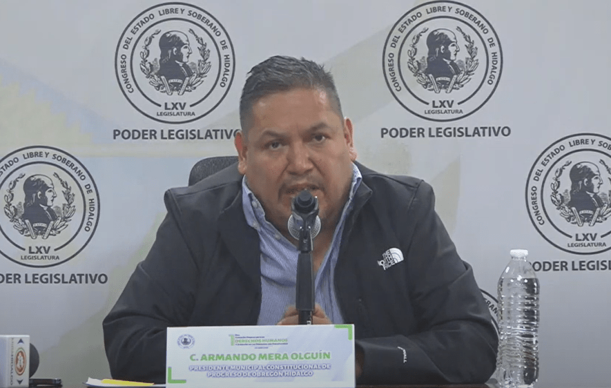 Aprueban licencia al cargo de Armando Mera Olguín