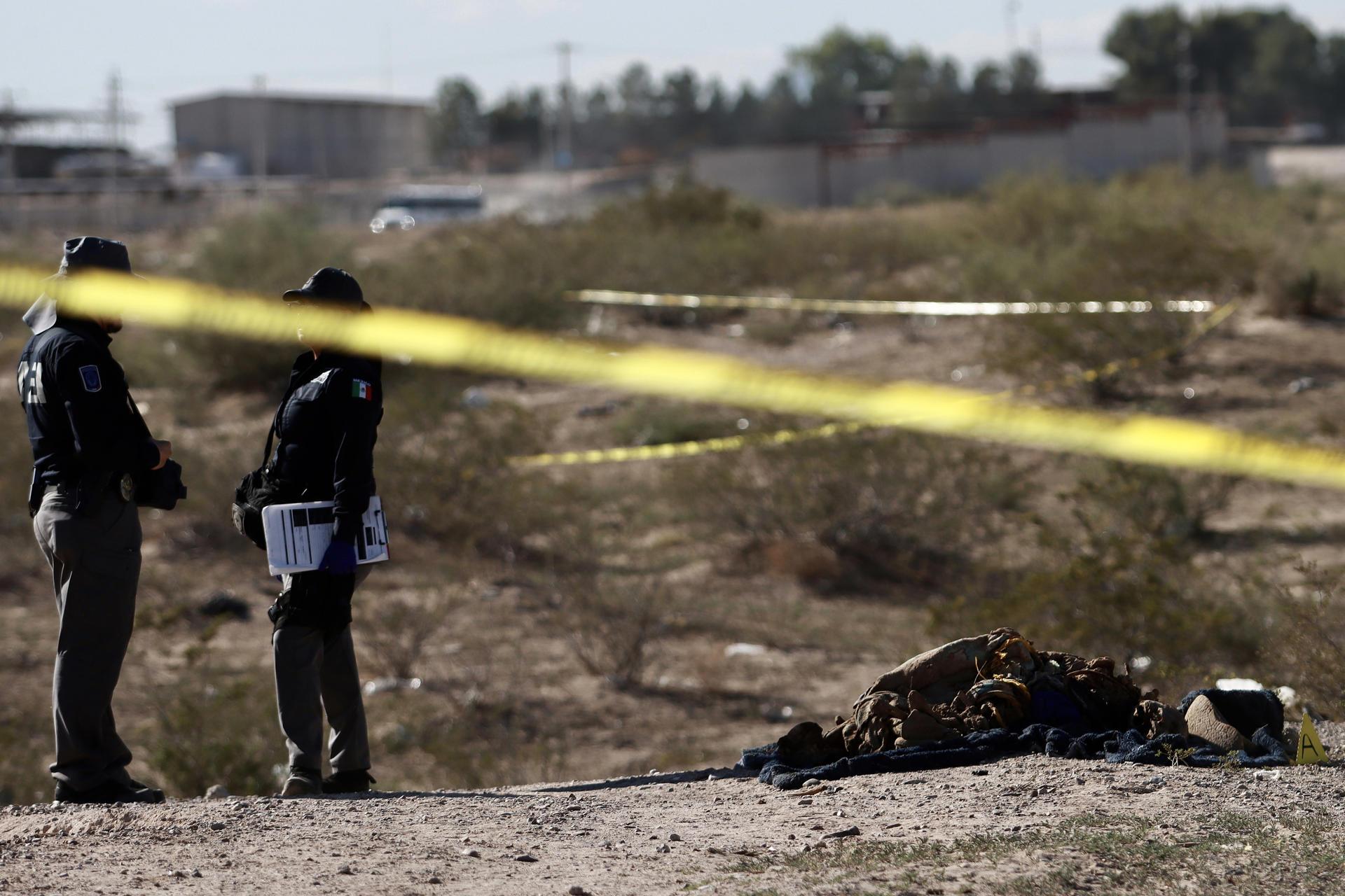 Hallan seis cadáveres en fosa de Ciudad Juárez