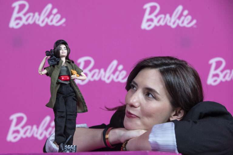 Barbie homenajea a Lila Avilés