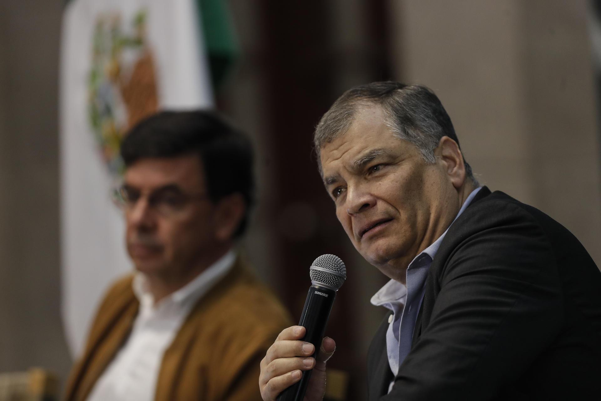 Correa: la izquierda en AL no enfrenta a la derecha sino a sus medios de comunicación