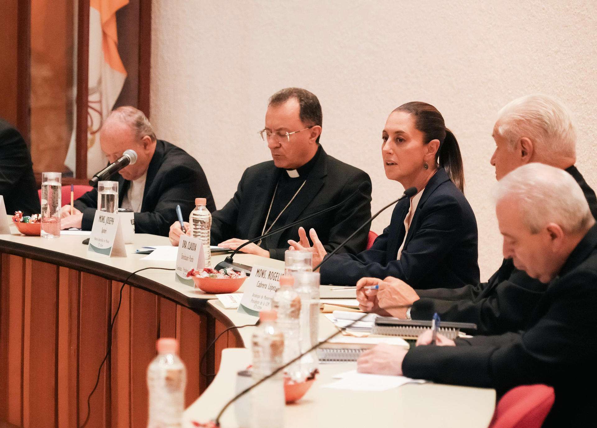 Sheinbaum pide a las iglesias que ayuden a combatir causas del crimen