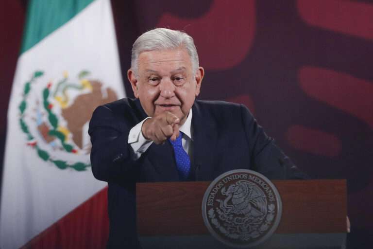 AMLO insiste en que E.U. dé dinero para migración