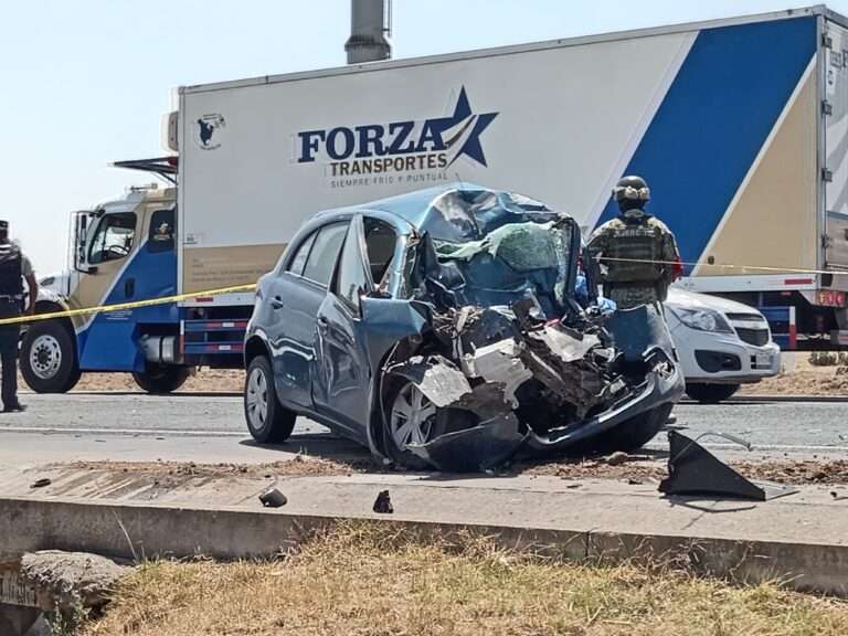 Muere prensado conductor tras chocar en la México-Tuxpan