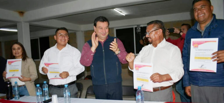 Da PT a Charrez candidaturas a manos llenas