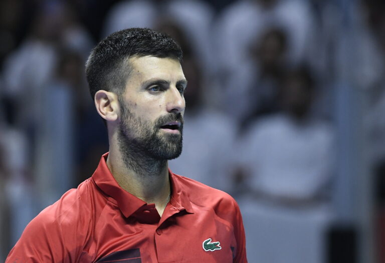 Djokovic se cae del Masters 1.000 de París y complica su presencia en el Masters de Turín