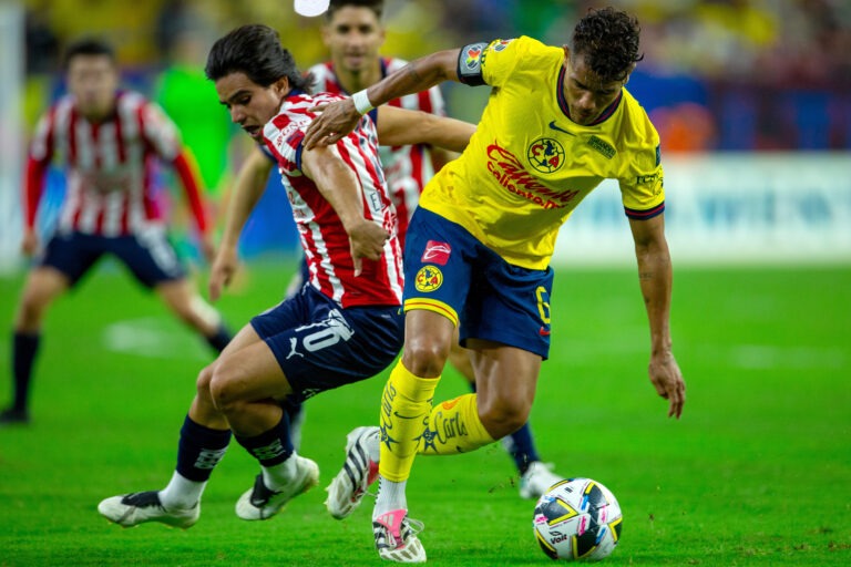 HASTA EN AMISTOSOS LAS ÁGUILAS LE PEGAN A CHIVAS 