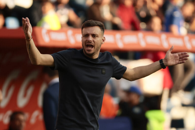 LA MÁQUINA MANTIENE LA CIMA