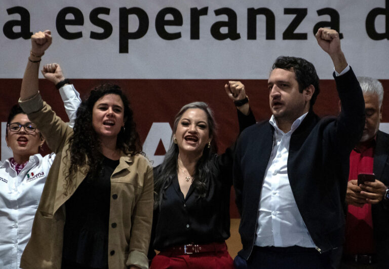 Primera aparición pública de López Beltrán en evento de Morena