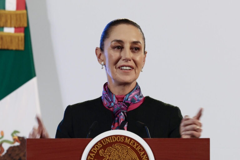 Sheinbaum anima a España a usar el 12 de octubre para comenzar con la disculpa a indígenas