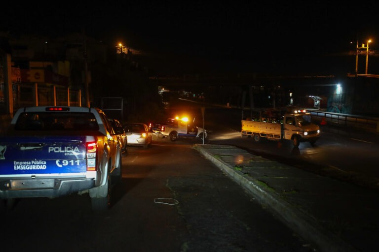 Ecuador tendrá apagones hasta diciembre, según cálculos de la ministra de Energía y Minas