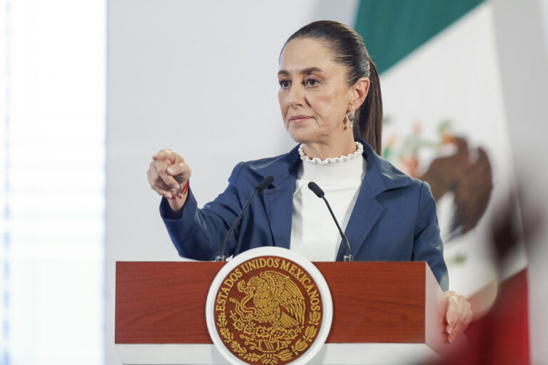 La presidenta de México busca un acuerdo con empresarios ante el repunte de la inflación