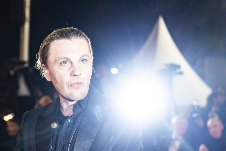 Michael Pitt fue puesto en libertad bajo fianza