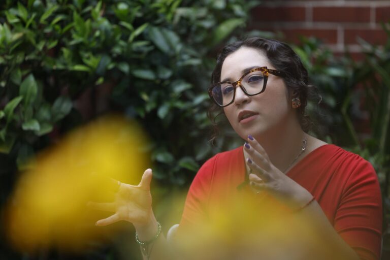 Cynthia Ortiz, la candidata más joven a la Corte, propone justicia desde las calles y con mirada interseccional