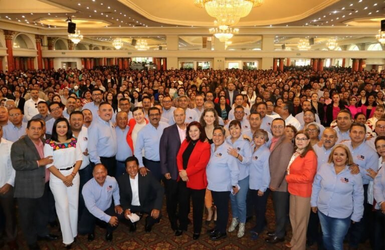 Reciben asignaciones y cambios de adscripción más de 2 mil docentes hidalguenses