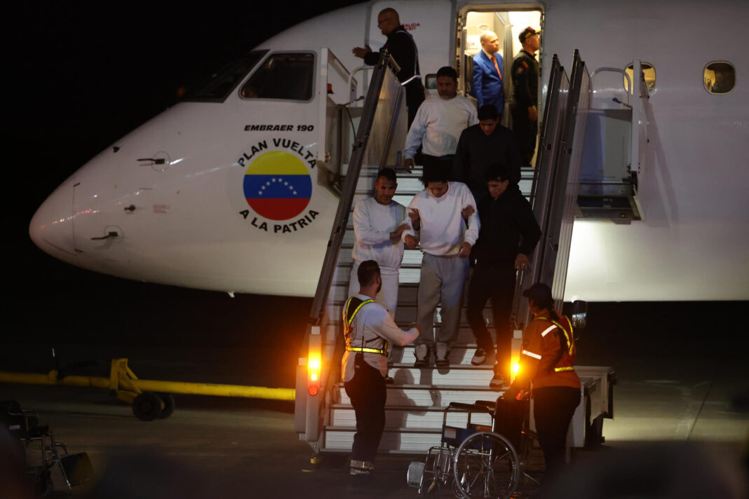 Llega a Venezuela el vuelo de repatriación número 81 con 290 migrantes procedentes de EEUU
