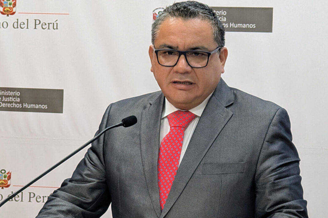 Investigado exministro de Boluarte se postulará al Senado de Perú en 2026