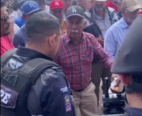 Con palos y tubos, grupo de choque desbloquea Arco Norte