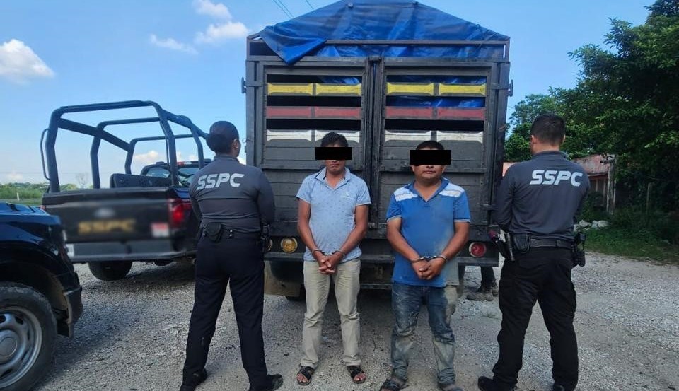 Detienen a dos hombres que transportaban marihuana