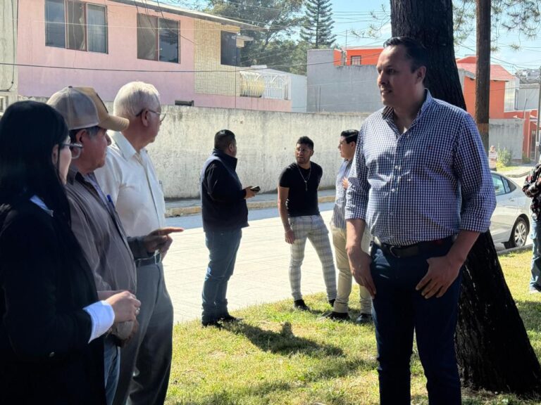 Rehabilitan pavimento hidráulico en la colonia los Fresnos, Tula de Allende Rehabilitan pavimento hidráulico en la colonia los Fresnos, Tula de Allende