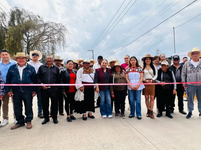 INAUGURAN OBRA PÚBLICA EN SANTA ANA HUEYTLALPAN