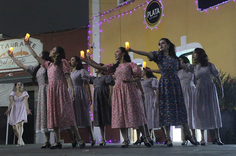 NOTA 1 EN EL INSTITUTO DE ARTES Celebran el SanctoArte, con bailes de percal que se organizaban en Real del Monte _Captura de pantalla Página Oficial UAEH