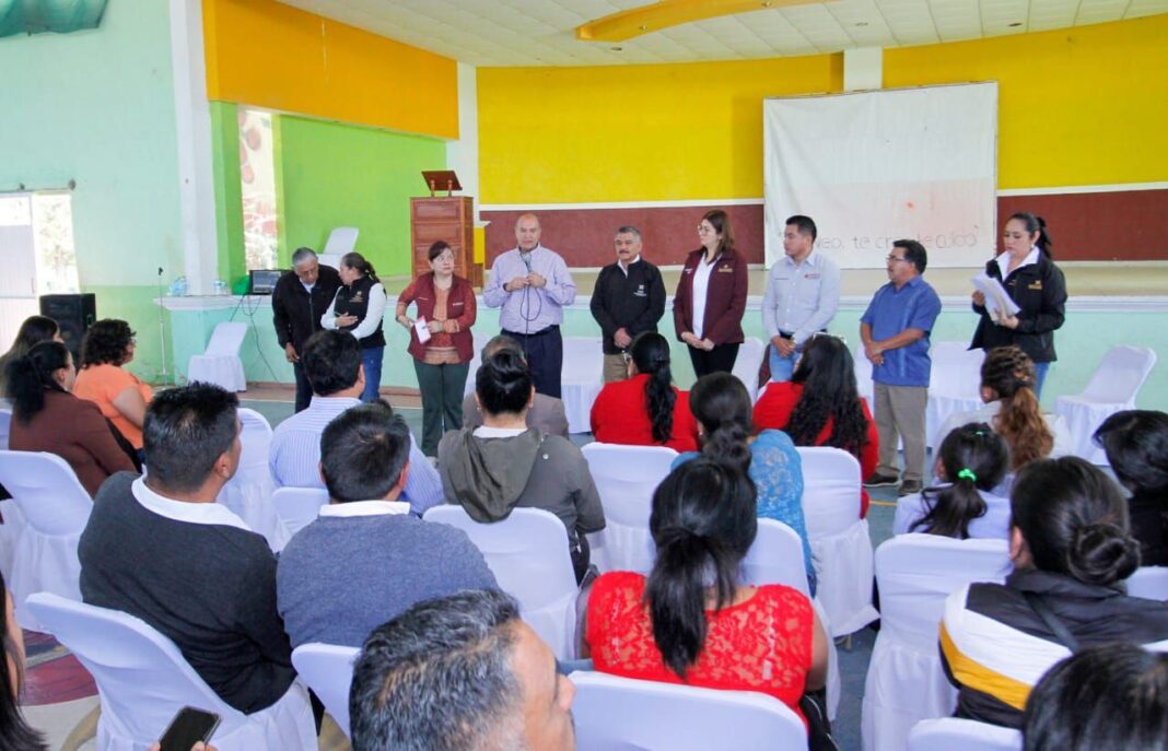 Titular de SEPH supervisa recuperación de escuelas en Zimapán y Nicolás Flores