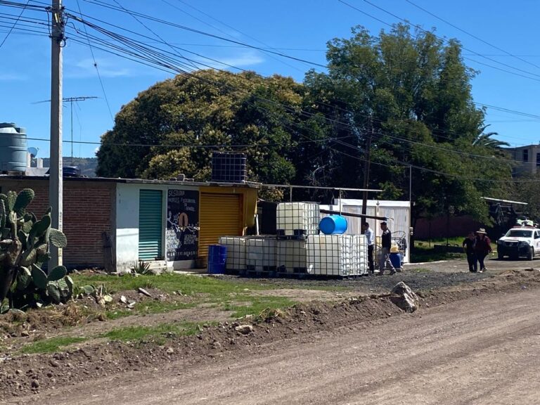 Derrame de productos químicos en el drenaje de la colonia Alfredo V. Bonfil, Tlanalapa