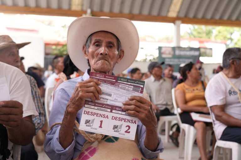 Entrega de Apoyos a Damnificados por Lluvias en Hidalgo