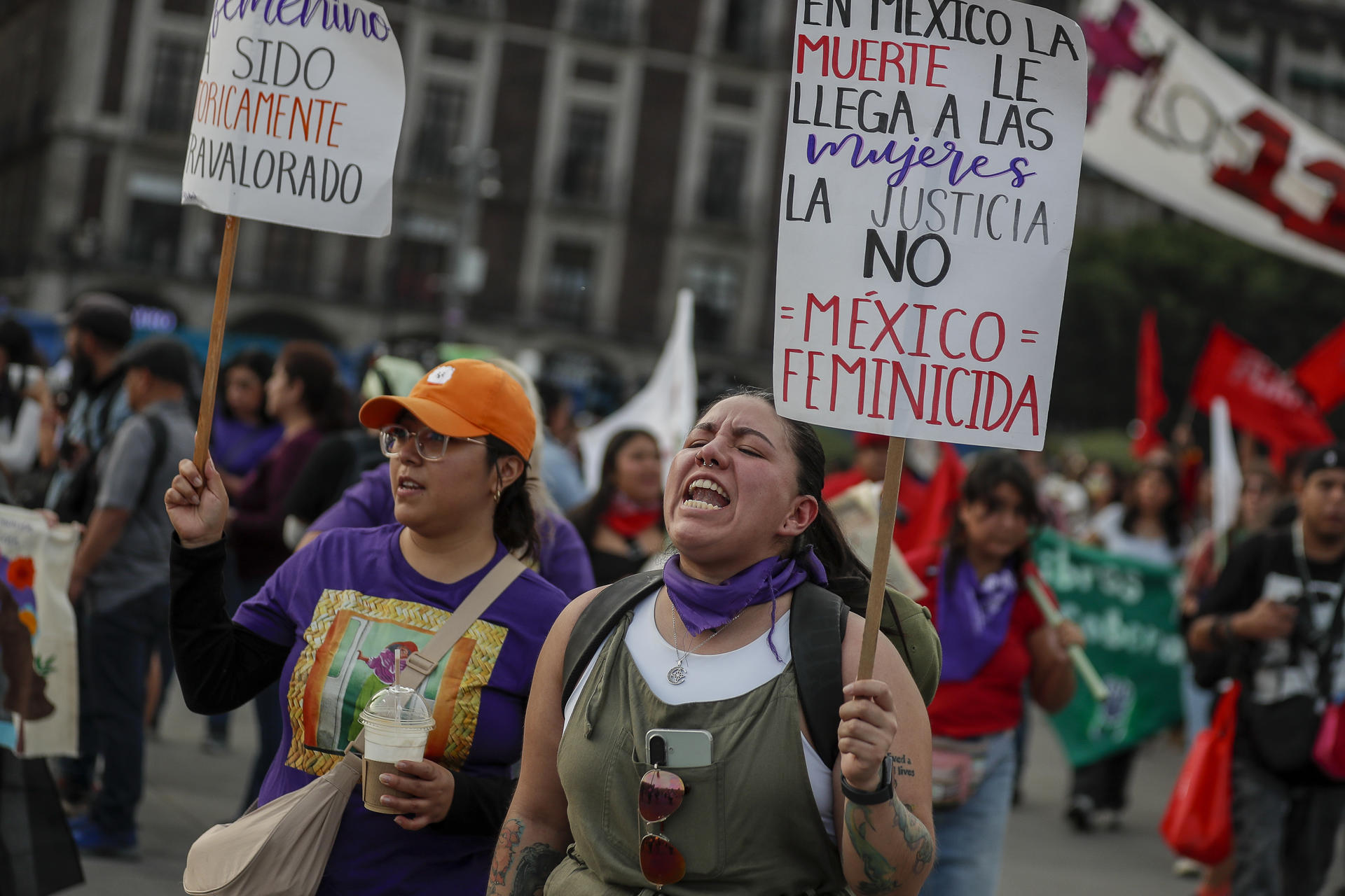 Miles de mexicanas urgen frenar la violencia feminicida en el país: