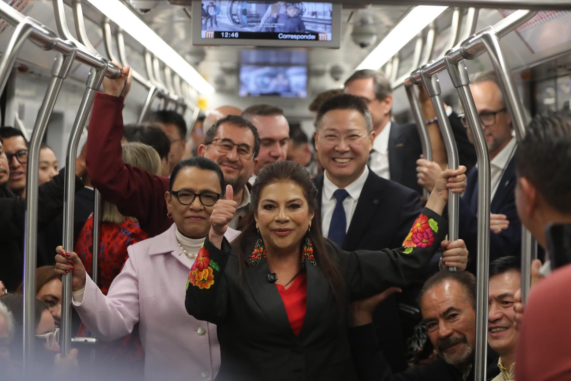 Metro de la Ciudad de México reabre totalmente la línea 1, la obra más extensa en 50 años