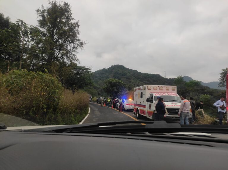Vuelca autobús en la México–Tampico, en Tlanchinol; reportan 5 muertos y 27 lesionados