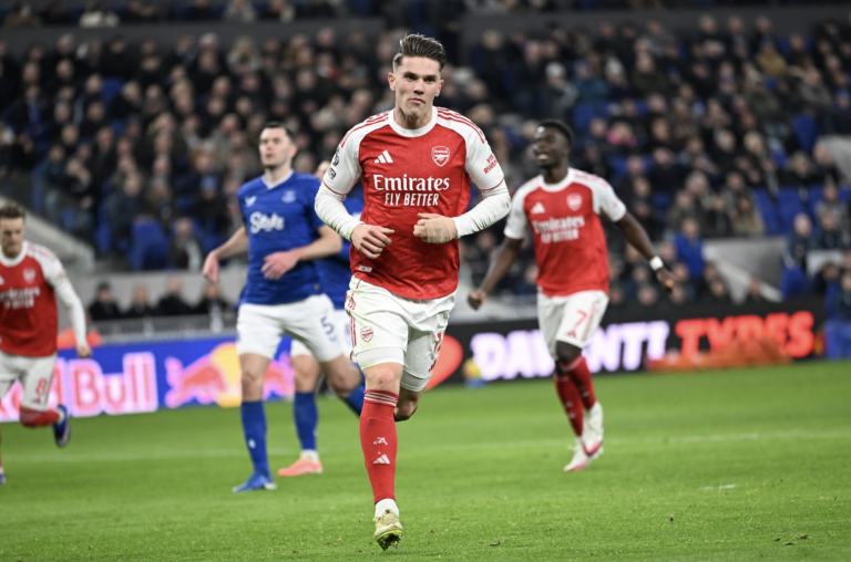 El Arsenal retiene el liderato de penalti