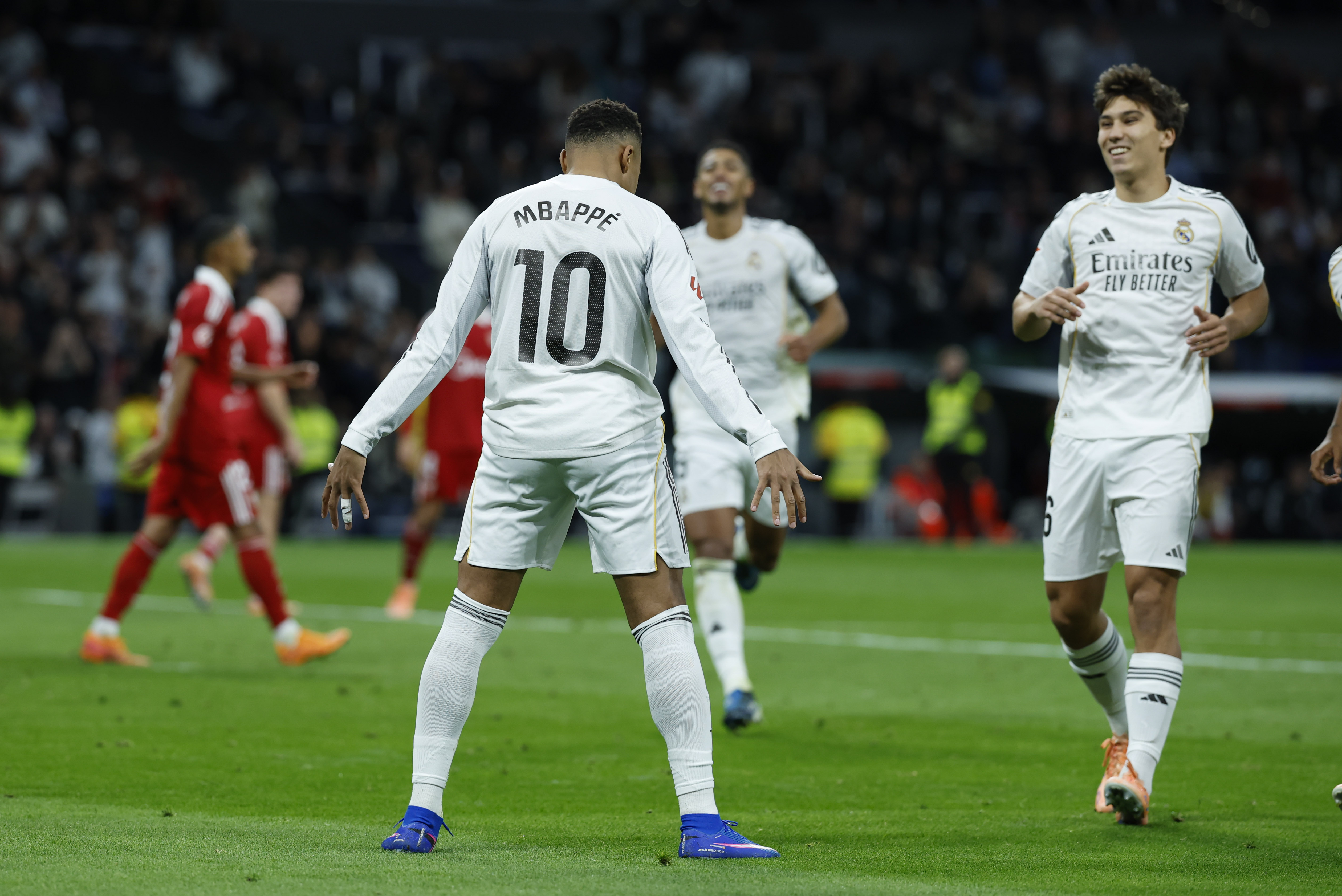 Mbappé iguala el récord goleador en un año natural de Cristiano