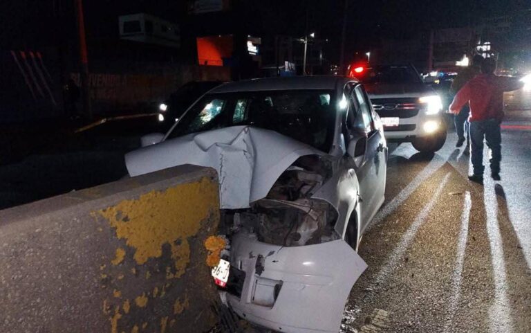 Mueren en accidente automovilístico expresidente municipal y su madre