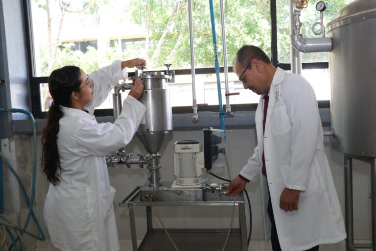 Presentan libro sobre la calidad sanitaria del queso asadero de Huejutla