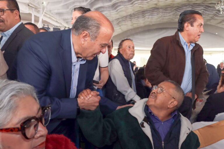 Gobierno de Hidalgo garantiza bono a maestros jubilados